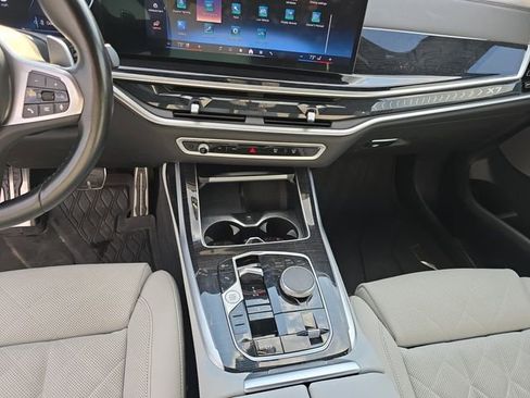 Used 2024 BMW X7 xDrive40i w/ M Sport Package image 11