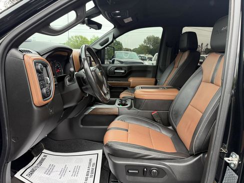 Used 2020 Chevrolet Silverado 2500 High Country w/ Technology Package AWD/4WD image 9