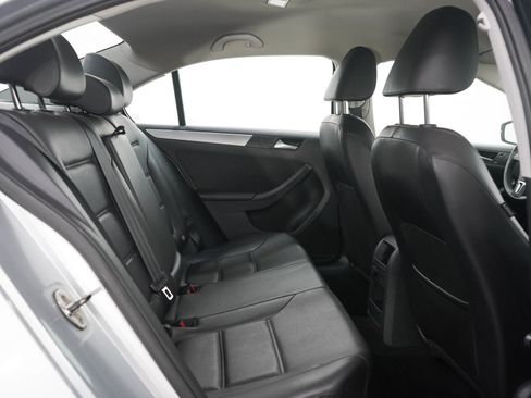 Used 2014 Volkswagen Jetta SE FWD image 12