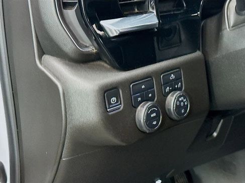 Used 2024 Chevrolet Silverado 3500 LT w/ Convenience Package image 13