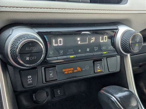 Used 2022 Toyota RAV4 XLE Premium image 14