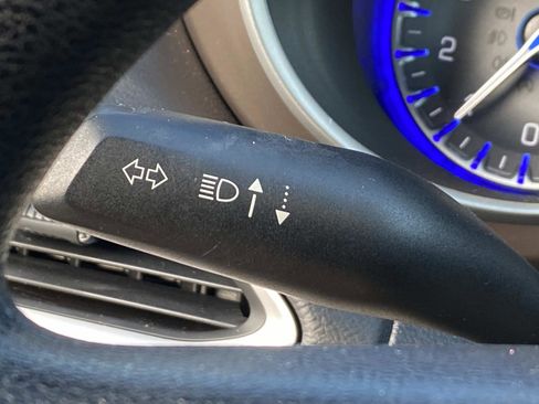 Used 2019 Chrysler Pacifica LX image 15