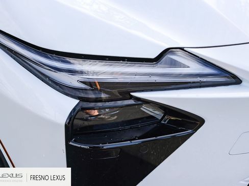 New 2026 Lexus ES 350e FWD image 10