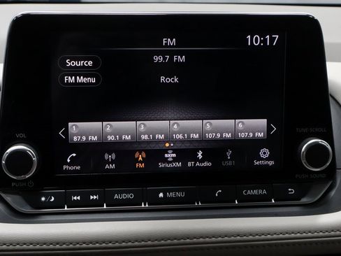 Certified 2025 Nissan Rogue SV image 3