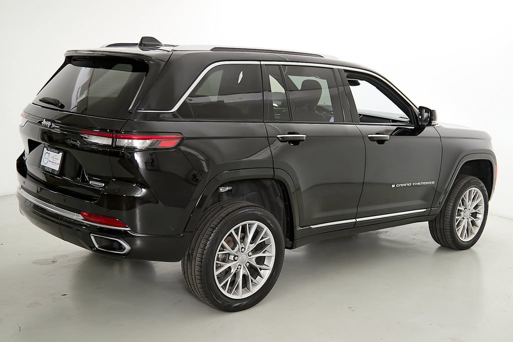 Used 2023 Jeep Grand Cherokee Summit w/ Luxury Tech Group V AWD/4WD image 9