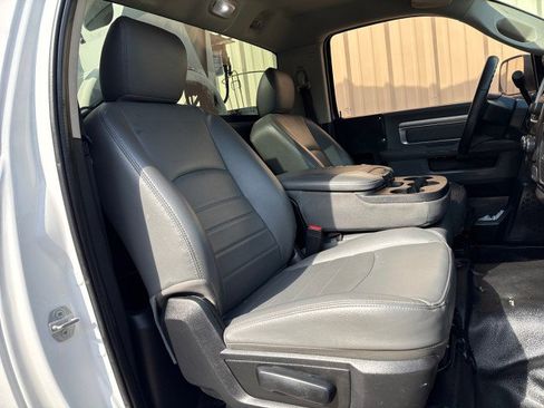 Used 2015 RAM 4500 Tradesman w/ Power & Remote Entry Group image 39