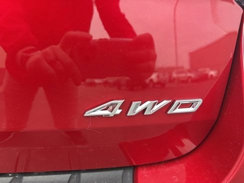 Used 2022 Ford Explorer XLT w/ Equipment Group 202A image 9