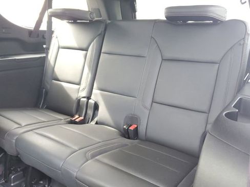 Certified 2023 Chevrolet Suburban High Country w/ Advanced Technology Package image 11