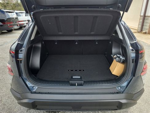 Certified 2025 Hyundai Kona SEL image 9