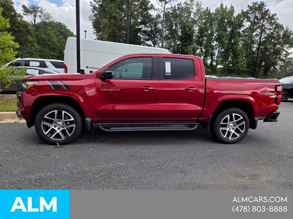 Used 2024 Chevrolet Colorado Z71 w/ Z71 Convenience Package 2 AWD/4WD image 2
