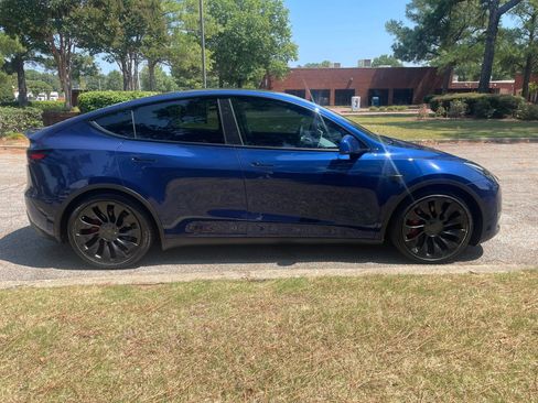 Used 2022 Tesla Model Y Performance AWD/4WD image 6
