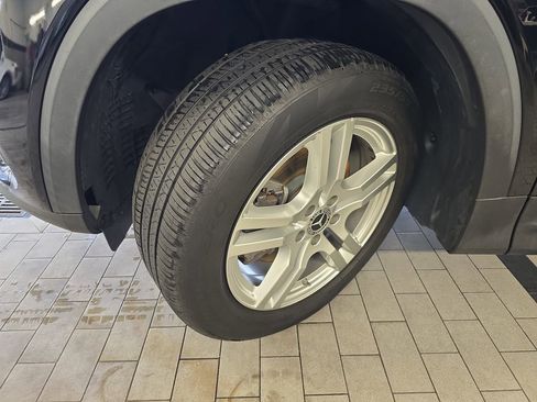 Certified 2022 Mercedes-Benz GLB 250 4MATIC w/ Premium Package Lite image 33