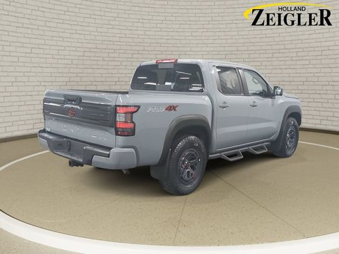 Certified 2025 Nissan Frontier PRO-4X w/ Pro Convenience Package image 5