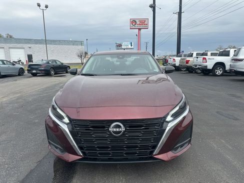 Used 2025 Nissan Altima 2.5 SV image 14