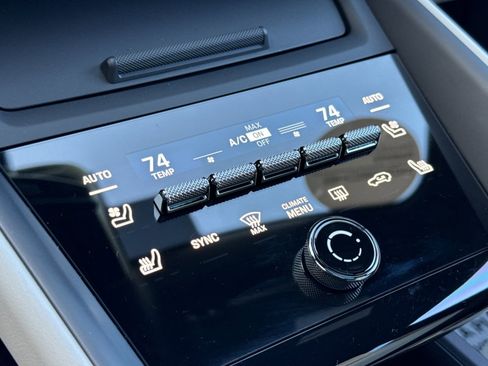 Used 2025 Porsche Macan 4S Electric image 24