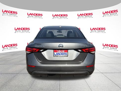 Used 2022 Nissan Sentra SV image 4