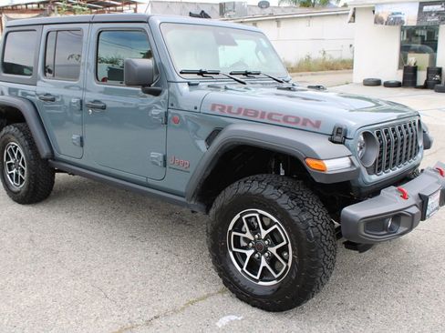 Used 2026 Jeep Wrangler Unlimited Rubicon image 3