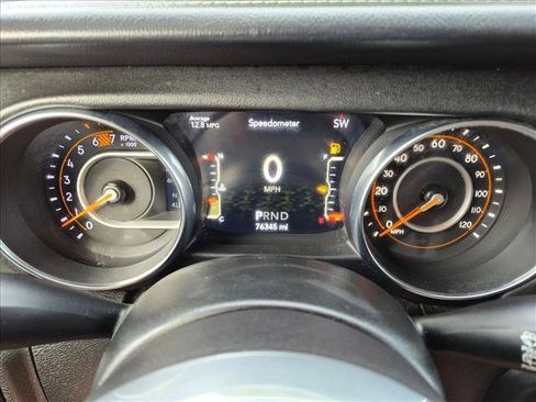 Used 2019 Jeep Wrangler Unlimited Sahara AWD/4WD image 9