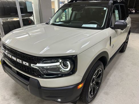 Certified 2025 Ford Bronco Sport Outer Banks w/ Outer Banks Tech Package+ image 3