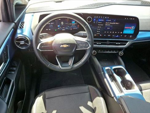 Used 2025 Chevrolet Equinox EV LT w/ Convenience Package image 21