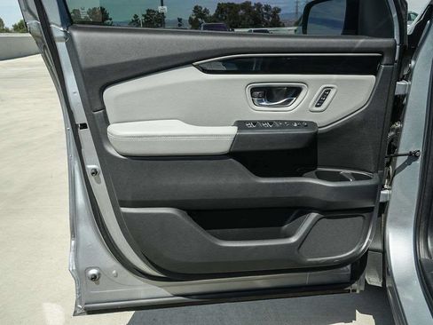 Used 2023 Honda Pilot Touring image 26