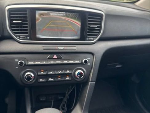 Used 2020 Kia Sportage LX AWD/4WD image 18