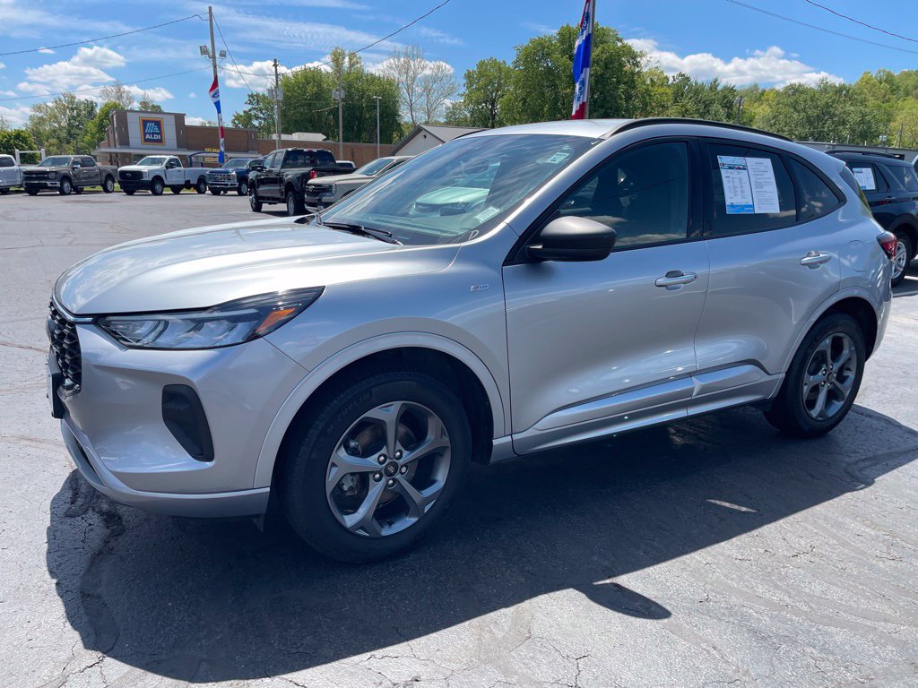 Used 2024 Ford Escape ST-Line AWD/4WD image 2
