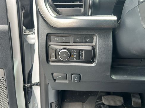 Used 2024 Ford F250 Lariat w/ Lariat Ultimate Package AWD/4WD image 15