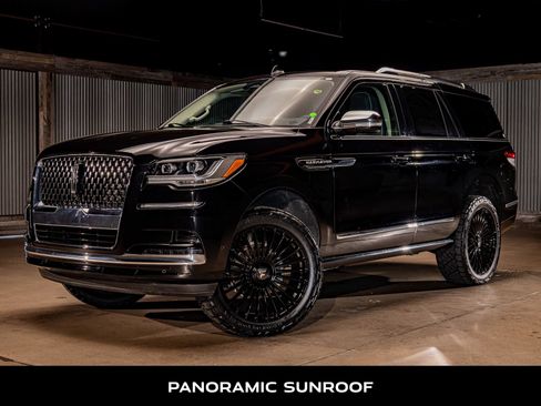 Used 2024 Lincoln Navigator Black Label image 5