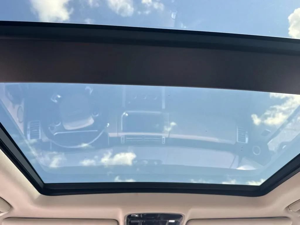 Used 2017 Land Rover Range Rover HSE AWD/4WD image 19