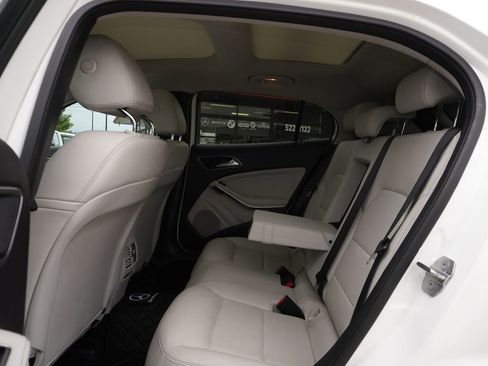 Used 2018 Mercedes-Benz GLA 250 4MATIC image 25