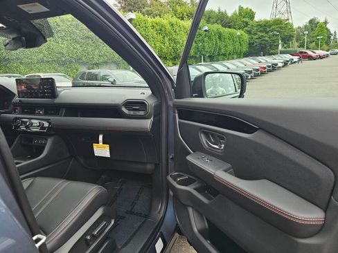 New 2026 Honda Pilot TrailSport image 11