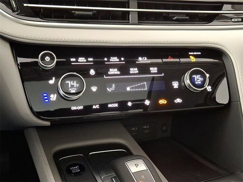 New 2026 INFINITI QX60 Luxe image 17