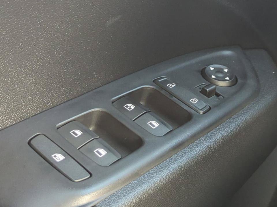 Certified 2026 Hyundai Venue SEL FWD image 34