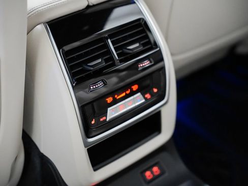 Used 2024 BMW X7 M60i w/ Executive Package image 30