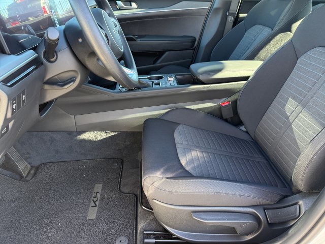New 2027 Kia K5 LXS FWD image 13