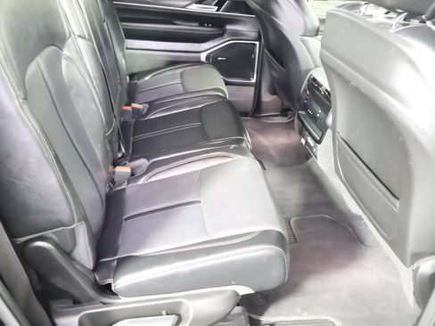 Used 2024 Jeep Wagoneer L Series II w/ Flexible Seating Group AWD/4WD image 49