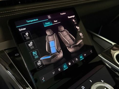 Certified 2026 Cadillac Escalade Luxury AWD/4WD image 19