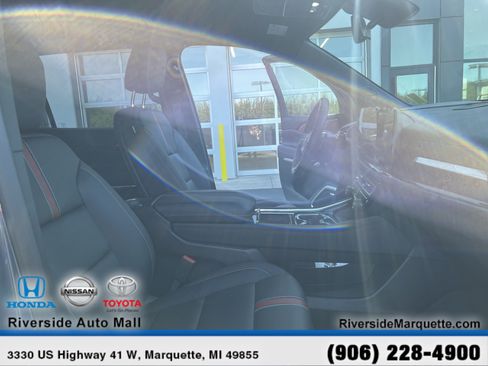 Used 2026 Chevrolet Traverse RS w/ LPO, Floor Liner Package AWD/4WD image 25
