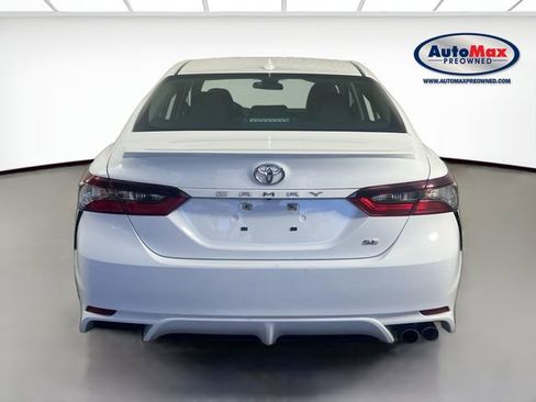 Used 2024 Toyota Camry SE FWD image 7