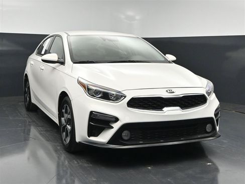 Used 2019 Kia Forte LXS FWD image 1