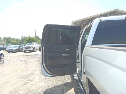 Used 2017 Chevrolet Silverado 1500 LTZ Z71 w/ LTZ Plus Package AWD/4WD image 29