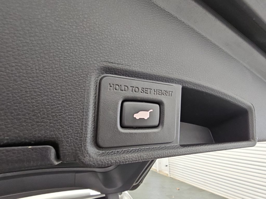 Used 2023 Acura RDX w/ Advance Package FWD image 37