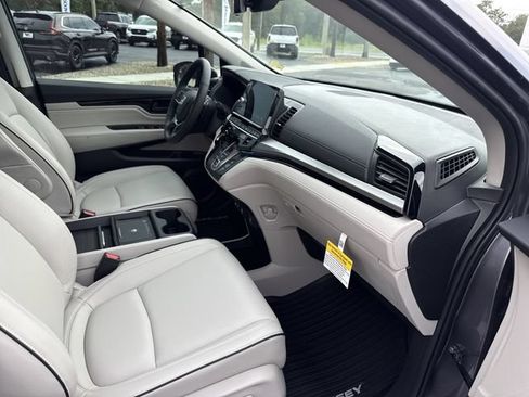 New 2026 Honda Odyssey Touring image 19