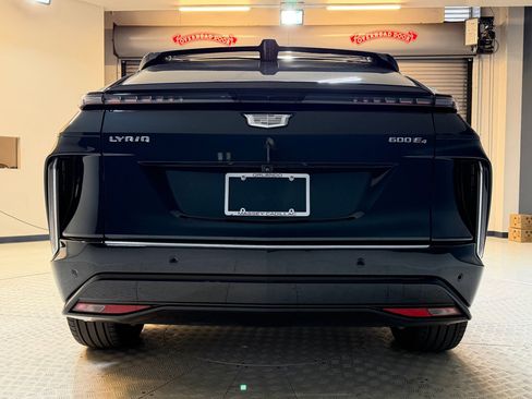 Certified 2024 Cadillac Lyriq Luxury AWD/4WD image 9