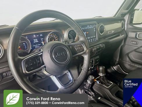 Used 2018 Jeep Wrangler Unlimited Sahara AWD/4WD image 12