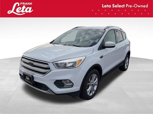 Used 2019 Ford Escape SE FWD image 1