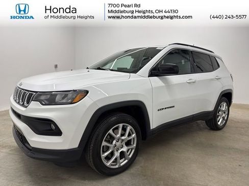 Used 2023 Jeep Compass Latitude AWD/4WD image 1