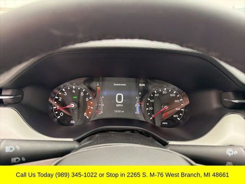 Used 2025 Jeep Compass Limited image 16