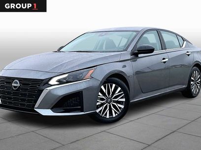 Used 2025 Nissan Altima 2.5 SV